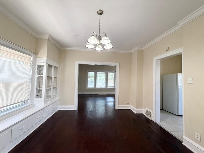 Building Photo - 3545 W 129th St