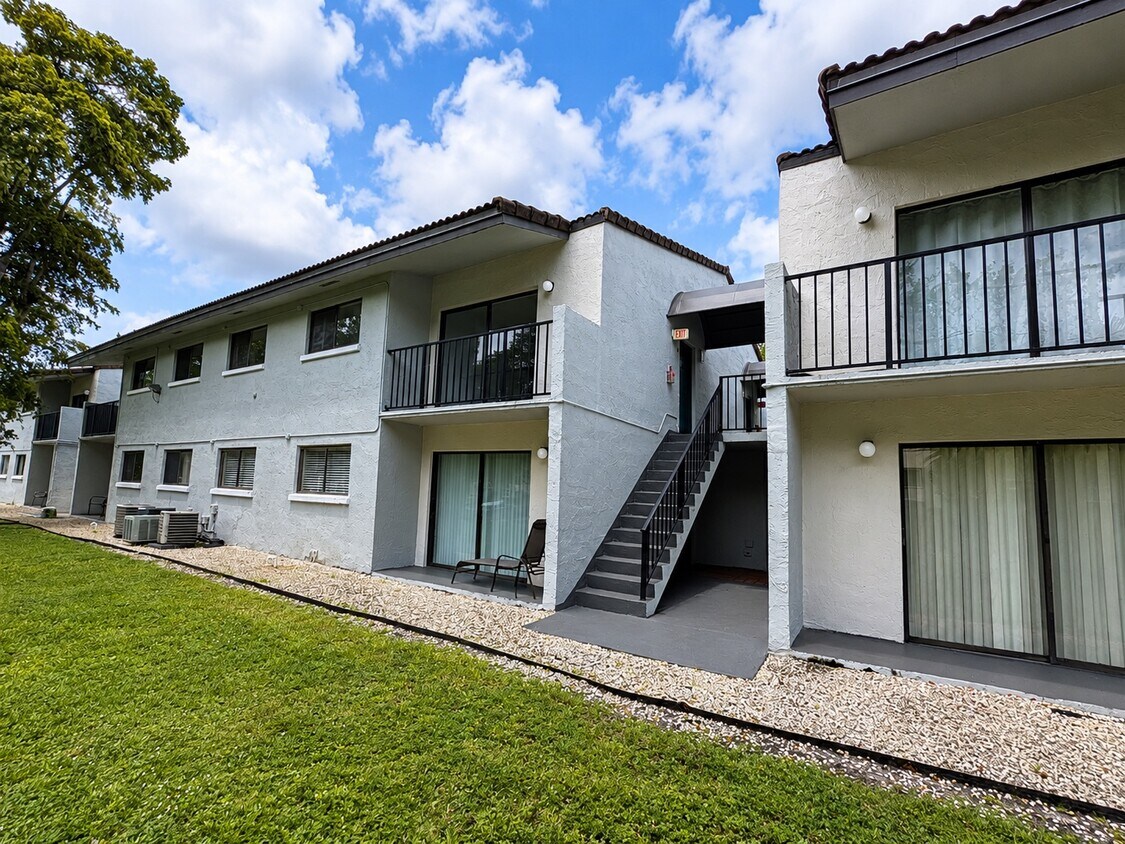 Foto del edificio - 7095 NW 179th St