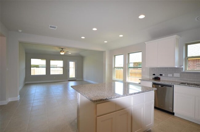 Building Photo - 3477 Pauling Loop