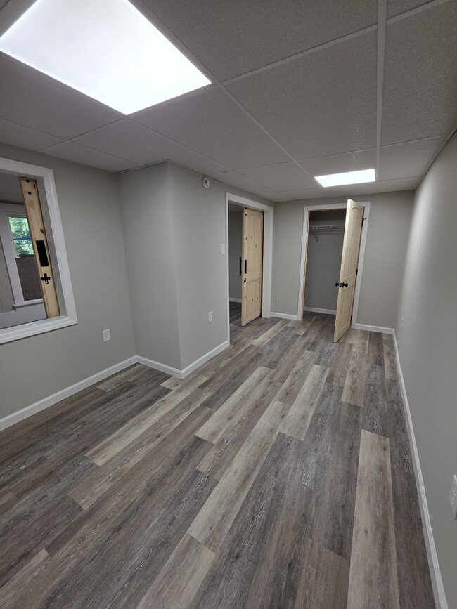 Building Photo - 1110 Pines Rd