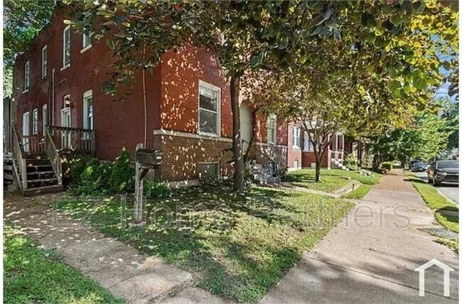 Foto del edificio - 3005-3007 S Compton Ave