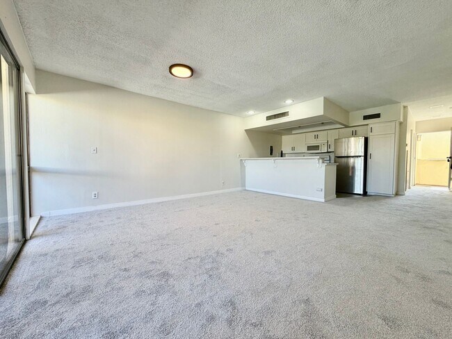 Foto del edificio - AVAILABLE NOW!!  1 Bedroom 1 Bathroom UPSTAIRS Apartment in Palm Springs!