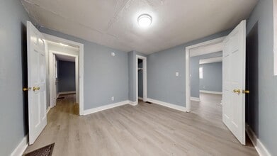 Building Photo - 154-156 Gordon Pl