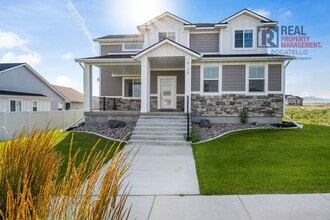 Building Photo - 6135 Beacon Ln