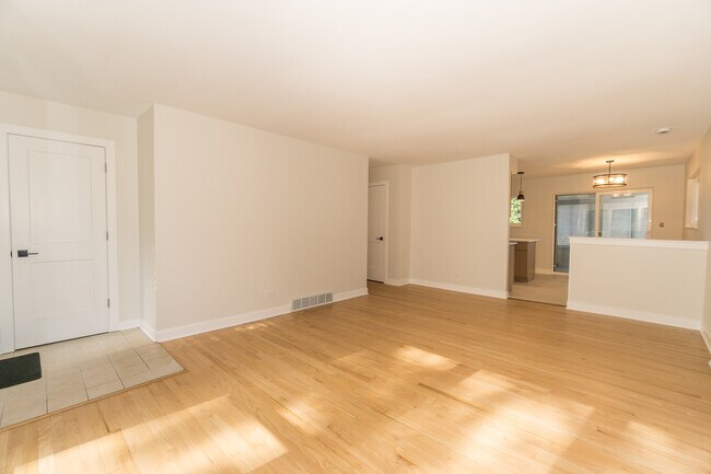 Foto del edificio - 1N555 Park Blvd