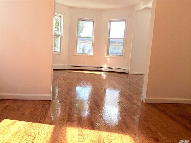 Foto del edificio - 35-3 100th St