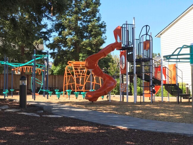 Photo - 715 Winterside Cir House