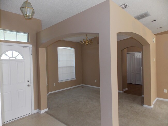 Building Photo - 2447 Cinnamon Springs Trail