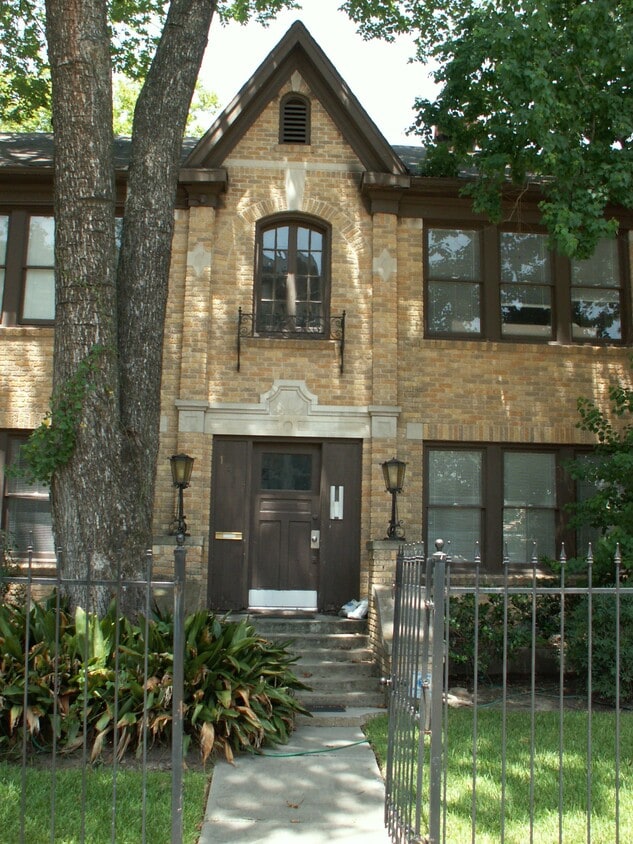 1603 Oakdale St Unit 5, Houston, TX 77004 Apartments in Houston, TX