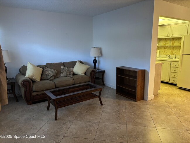 Foto del edificio - 6500 Falcon Way