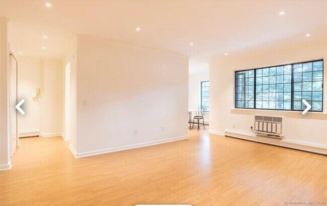 Foto del edificio - 125 Warner Hill Rd