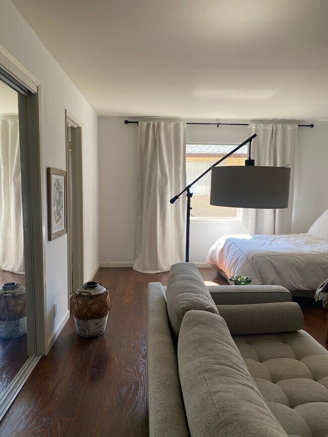 Foto del edificio - 542 Forest Ave