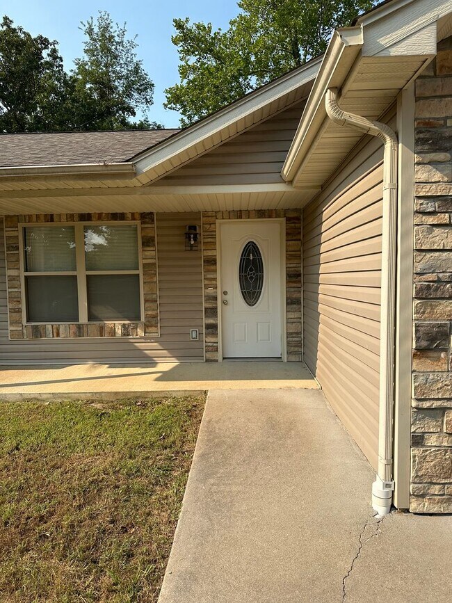 Foto del edificio - 4 Bed 2 Bath FOR RENT in Waynesville