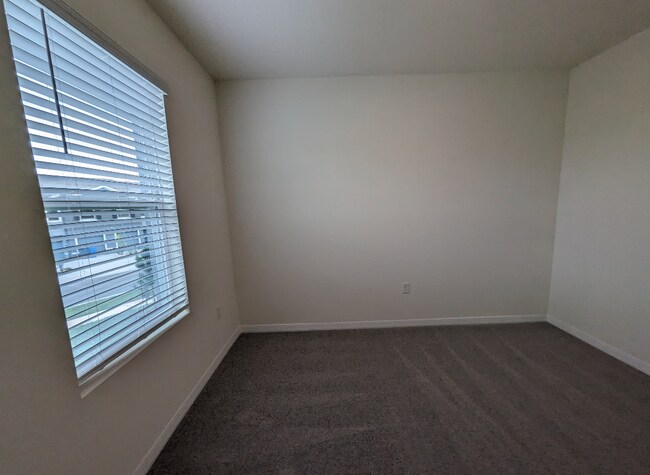 Building Photo - 5061 Captain Davis Dr