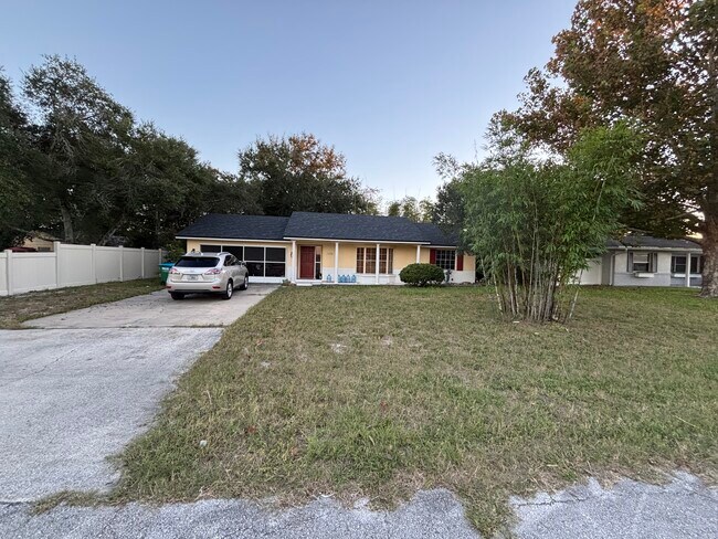 Building Photo - 1426 Farmington Ave