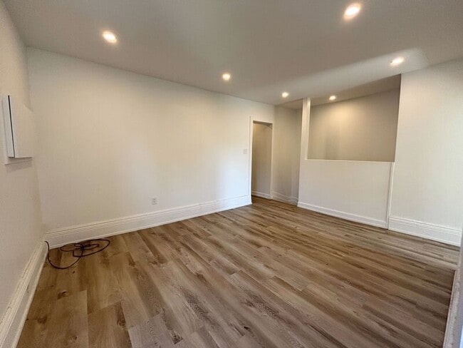 Building Photo - 26 Cayuga St