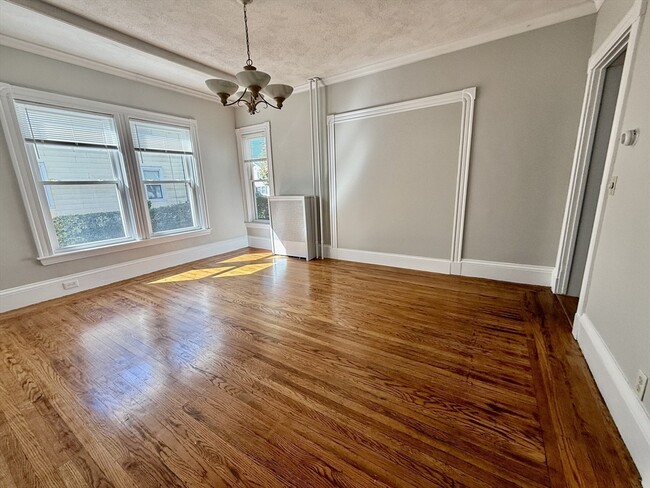 Building Photo - 31 Brooks Park