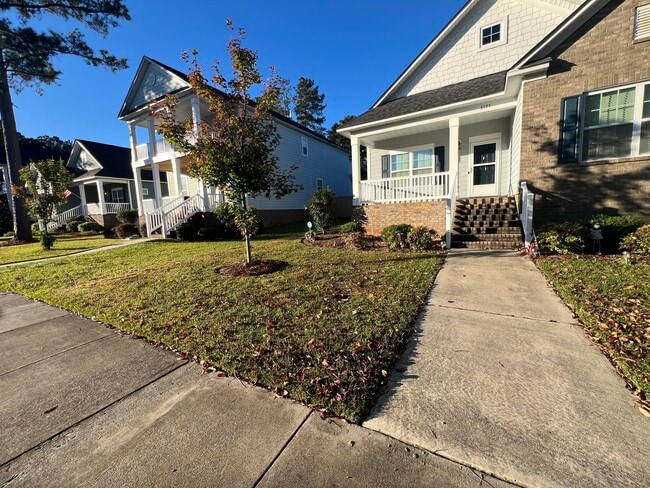 Building Photo - 3177 Mayflower Ln