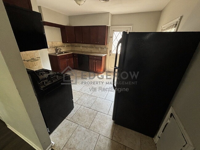 Building Photo - 354 Holmdene Blvd NE