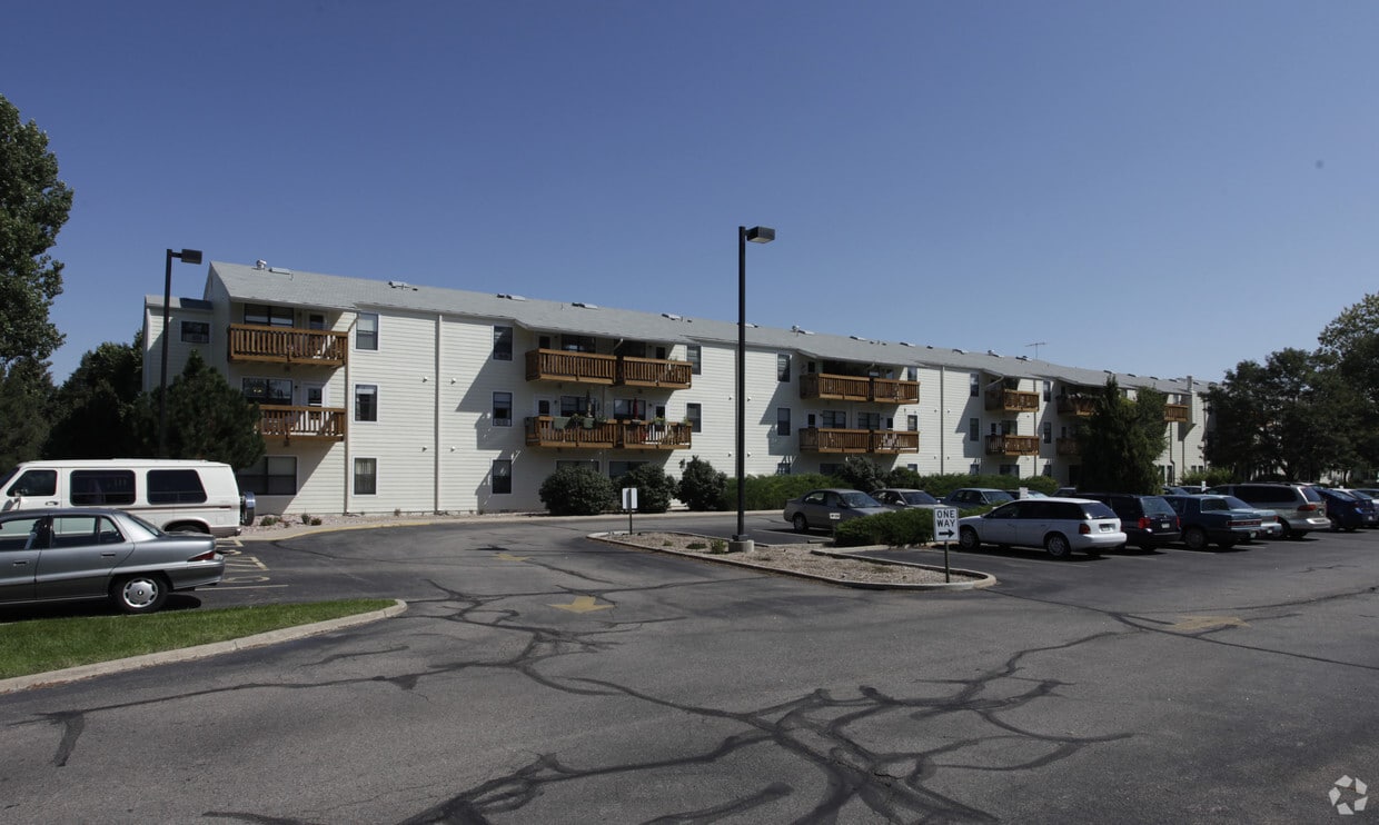 Building Photo - Oakbrook I Manor