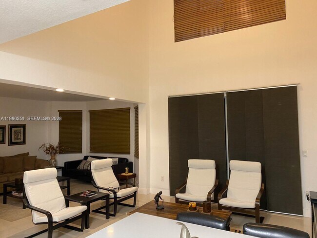 Foto del edificio - 7262 NW 113th Pl