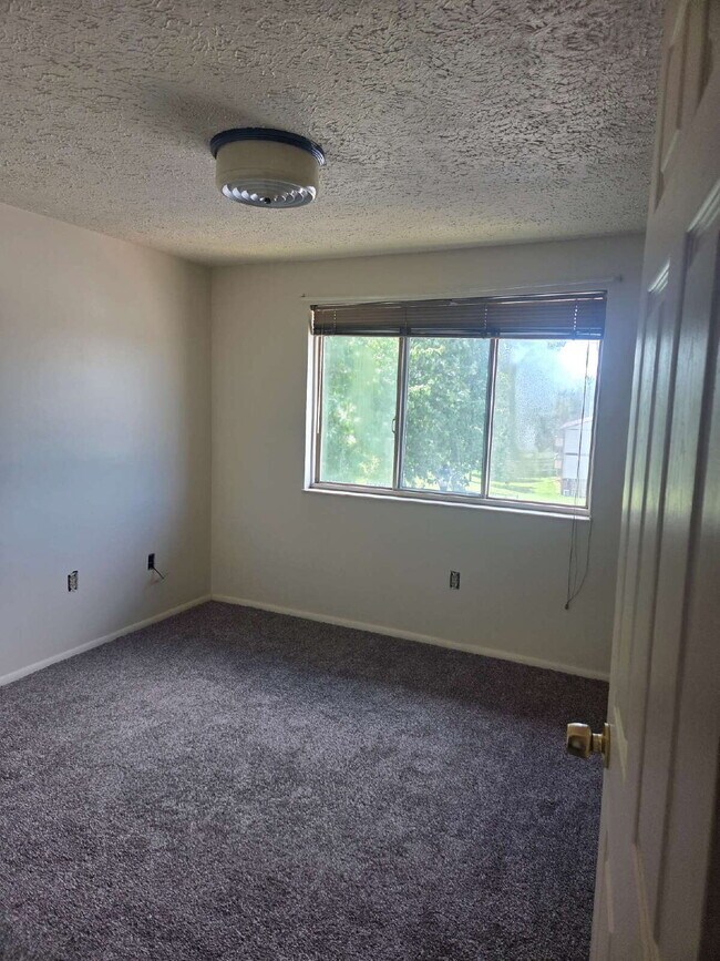 Foto del edificio - "3rd floor 2 BR Condo in Frederick - Your Cozy Retreat Awaits!"