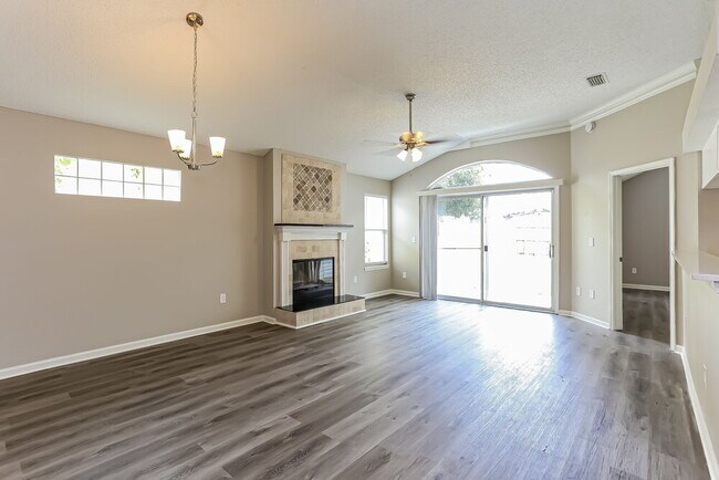 Foto del edificio - 1169 Creeks Ridge Rd