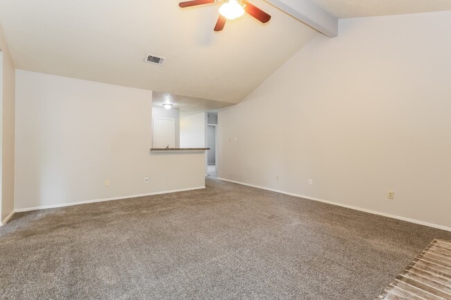 Building Photo - 2118 Knollbrook Ln