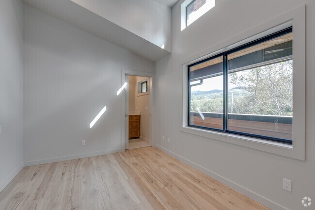 2 habitaciones, 2 baños - 750 pies cuadrados - Segundo dormitorio - Elk Run Village