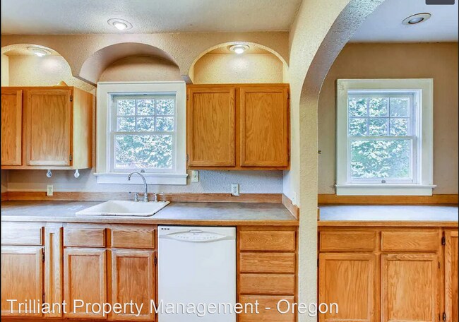 Building Photo - 3 br, 2 bath House - 2801 Front St NE