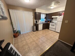 Building Photo - 1875 5th St