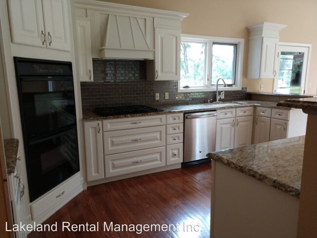 Foto del edificio - 4 br, 3.5 bath House - 1035 McKinley Blvd