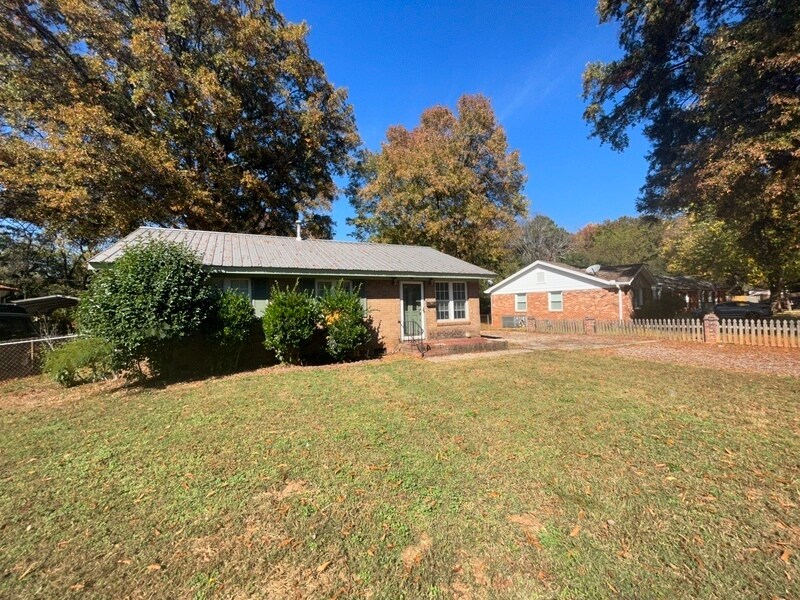 Primary Photo - 801 Ridgedale Ct