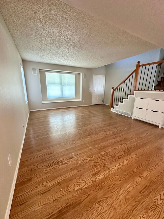 Foto del edificio - Beautifully Updated 5-Bedroom Home Near Ut...