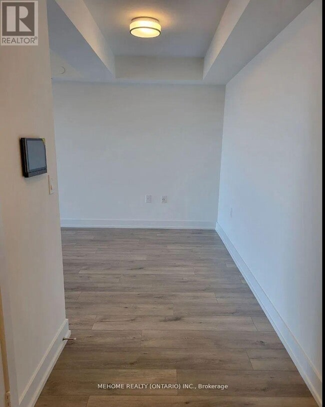 Photo du bâtiment - 585-2585 Bloor St E
