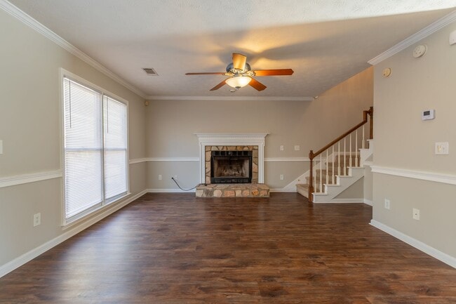 Building Photo - Primrose Walk