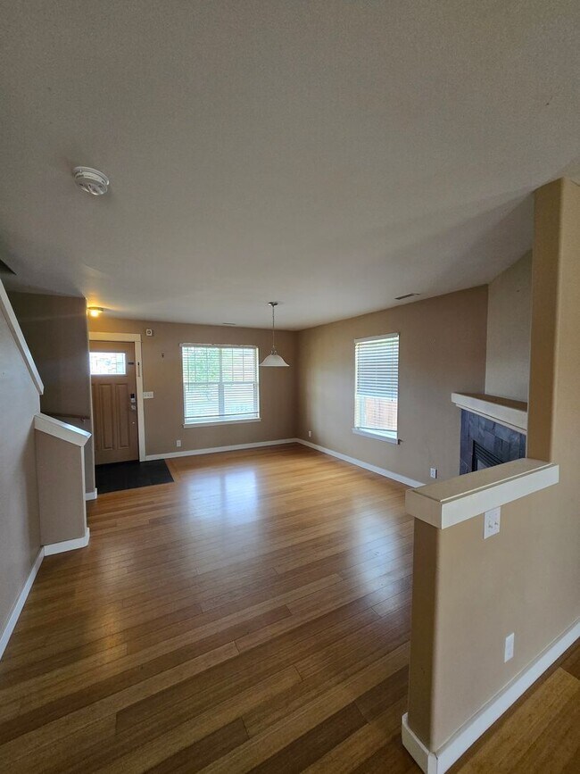 Foto del edificio - Beautiful 4 Bedroom 2.5 Bath in Rainier