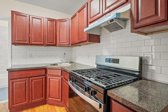 Building Photo - 295 Goldsmith Ave