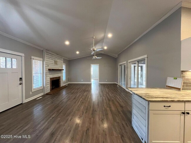 Foto del edificio - 105 Scuppernong Ct