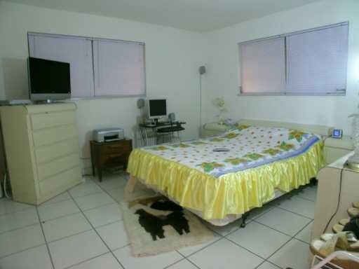 Foto del interior de la unidad de 3 - 704 NE 8th St
