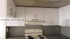 Foto del edificio - 8290 Lake Dr