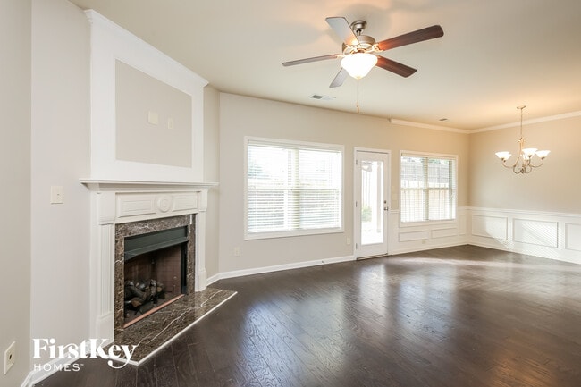 Building Photo - 4911 Briarcliff Dr