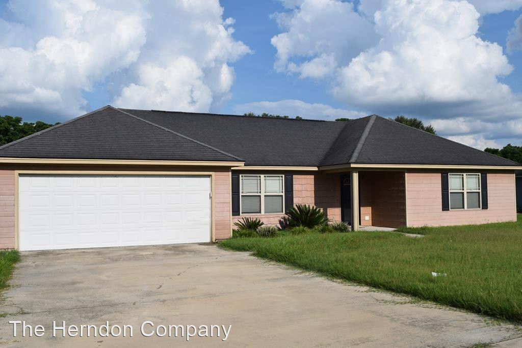 Primary Photo - 3 br, 2 bath House - 14 N. Moody Drive