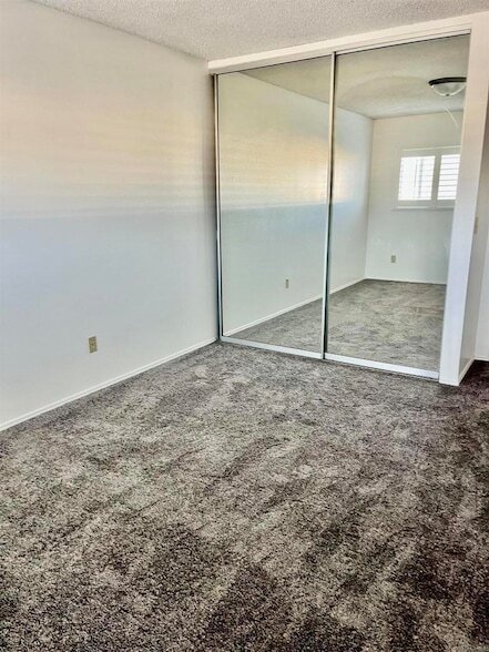 Foto del edificio - 3842 Basilone St