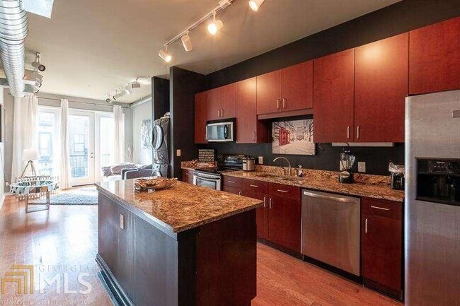 Foto del edificio - 5300 Peachtree Rd