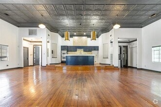 Building Photo - 2602 Kings Rd
