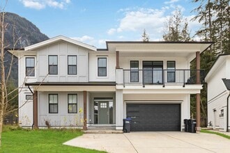 Building Photo - 63886 Beech AvenueA