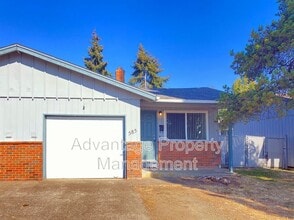 Building Photo - 585 NW Walnut Blvd