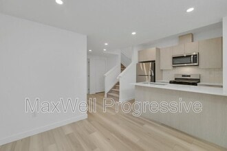 Building Photo - 7728-7105 105 Ave NW