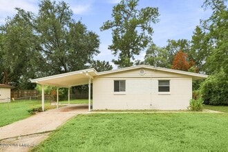 Building Photo - 6790 Tinkerbell Ln